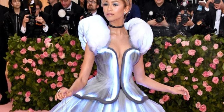بين الأناقة المسرحية المدهشة والظهور الراقي.. أشهر الإطلالات في تاريخ حفلات Met Gala