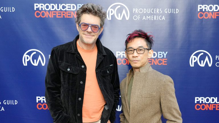 جيسون بلوم يتحدث عن الهوس، نجاح شباك التذاكر في الغرف الخلفية ينقذ صناعتنا Jason Blum and James Wan at the 16th Annual Produced by Conference at Universal Studios, on May 30, 2026.