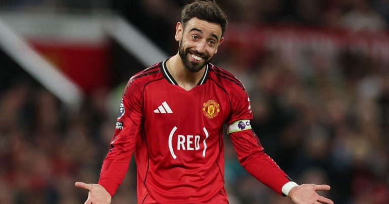 شاهد.. ليفربول يفاجئ صلاح باستعراض أجمل أهداف "الملك المصري"