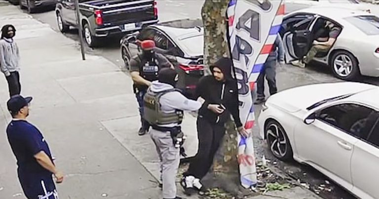 يقول الرجل إنه تم احتجازه ظلما من قبل عملاء ICE بعد عملية الإزالة الدموية في برونكس