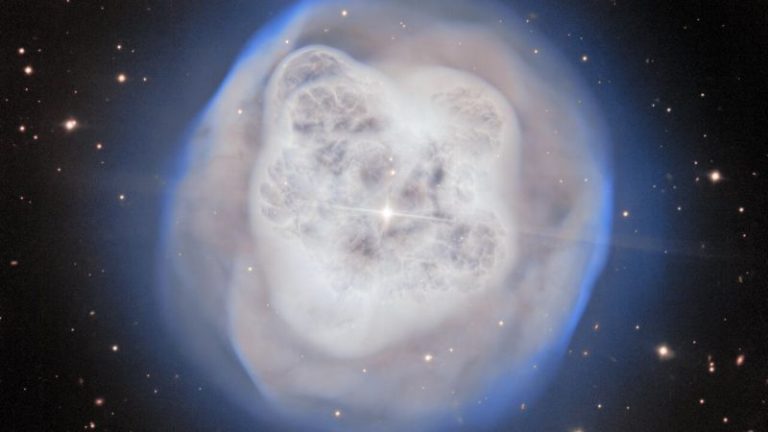 صورة سديم الكرة البلورية تكشف لمحة عن موت أحد النجوم