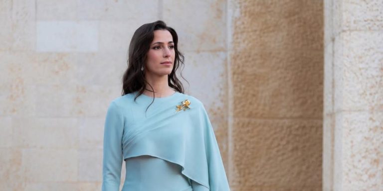 في ذكرى زواجها.. أجمل ما ارتدته الأميرة رجوة من فساتين سهرة