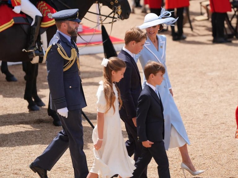 كيت ميدلتون في Trooping the Colour 2026: الأزرق الناعم تحية صامتة لديانا