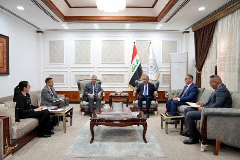 وزير المالية يبحث مع البنك الدولي الدعم الفني لإعداد الموازنة وتعزيز الإصلاحات » وكالة بغداد اليوم الاخبارية وزير المالية يبحث مع البنك الدولي الدعم الفني لإعداد الموازنة وتعزيز الإصلاحات » وكالة بغداد اليوم الاخبارية